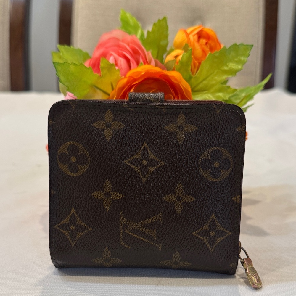 Authentic Louis Vuitton Compact Wallet - Picture 2 of 11